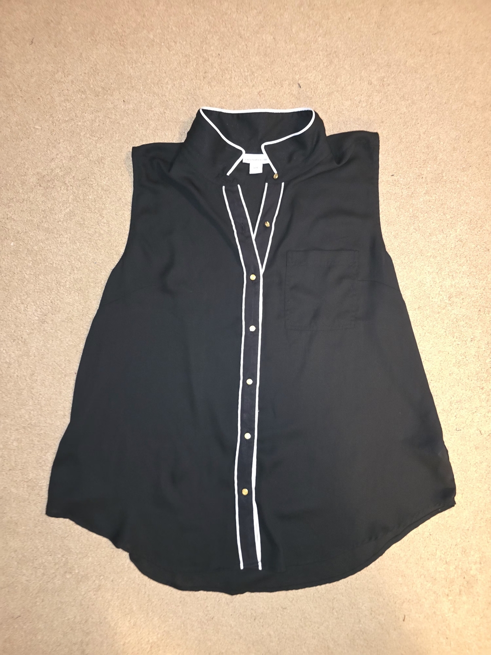Sleeveless Black Button-Front Blouse Top with White Piping Liz Claiborne